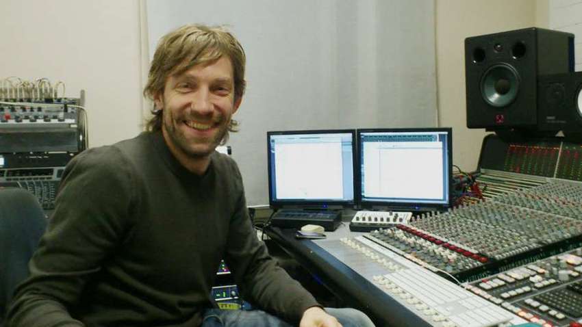 Момент гибели создателя музыки из "Бригады" попал  на видео