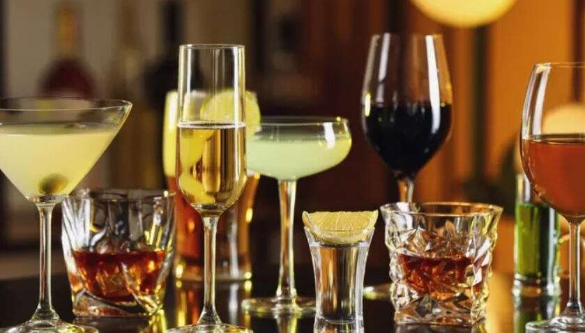 Какой алкоголь лучше употреблять при похудении: советы диетологов