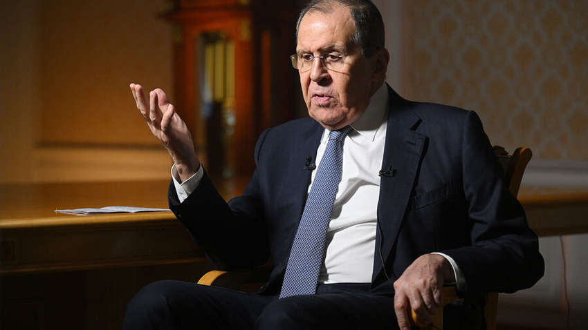 Лавров у хамській манері заявив про готовність до переговорів та назвав умови 
