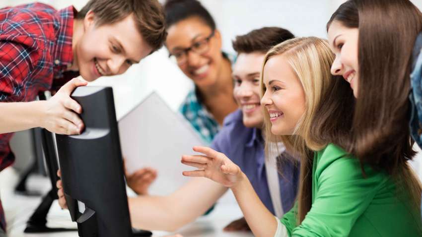 У Польщі скасували податок на доходи для молоді