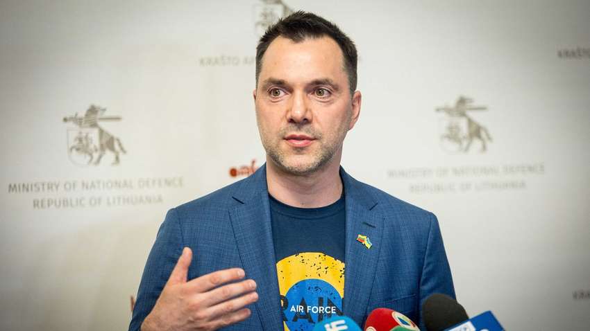 Колишній радник Зеленського різко критикує українську владу через війну: "вичерпала межі своєї компетенції"