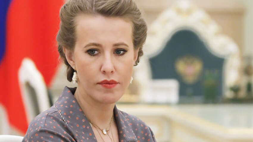 Відома російська ведуча не виходить на зв'язок у Росії