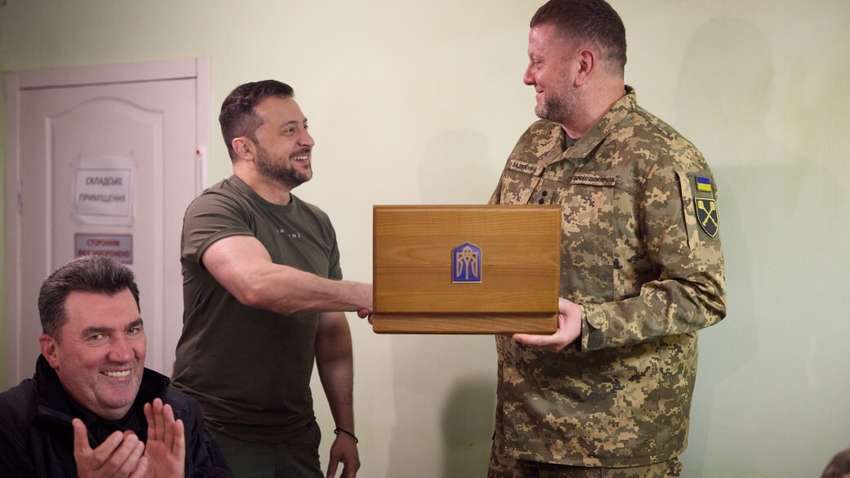 Конфликт между Зеленским и Залужным: ожидать ли кадровых изменений в Генштабе