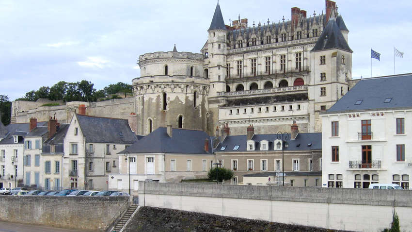 Архітектурна пишність та історичне значення замку Амбуаз