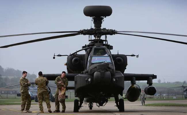 Двох військових спіймали за сексом у гелікоптері Apache