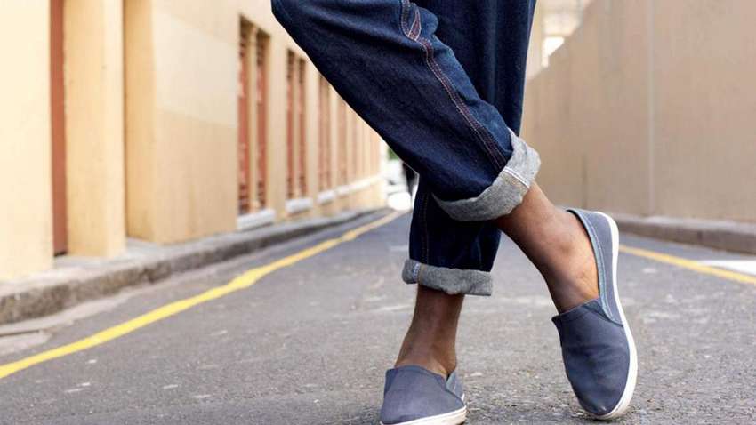 Эксперт объяснила, почему нельзя носить обувь на босу ногу