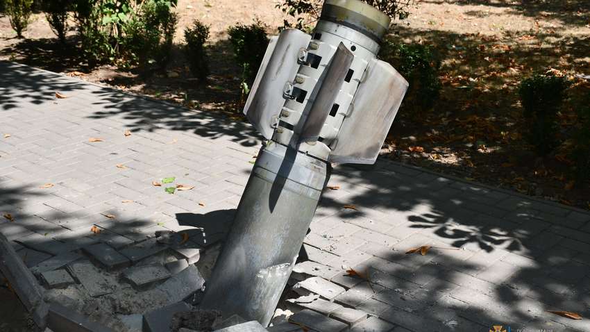 Уламки від ракет і зруйновані приміщення: показали наслідки обстрілу Миколаєва (ФОТО, ВІДЕО)