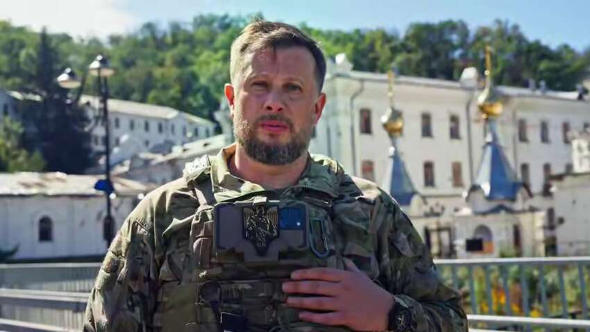 «Знімайте свої клоунські носи»: генерал Андрій Білецький записав відео з центру Святогірська 