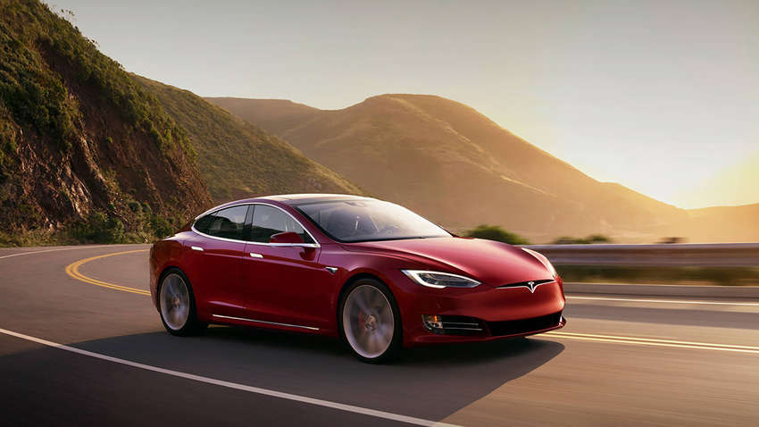 Tesla відстежуватиме в реальному часі наскільки водій сонний