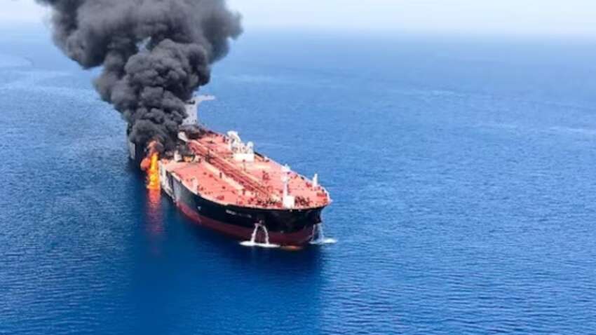 Іран атакував власний танкер біля Ормузької протоки: що сталося