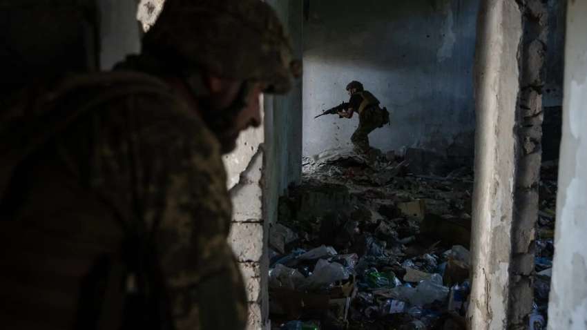 "Почти сутки под землей": 15 украинских военных застряли в тоннеле под россиянами