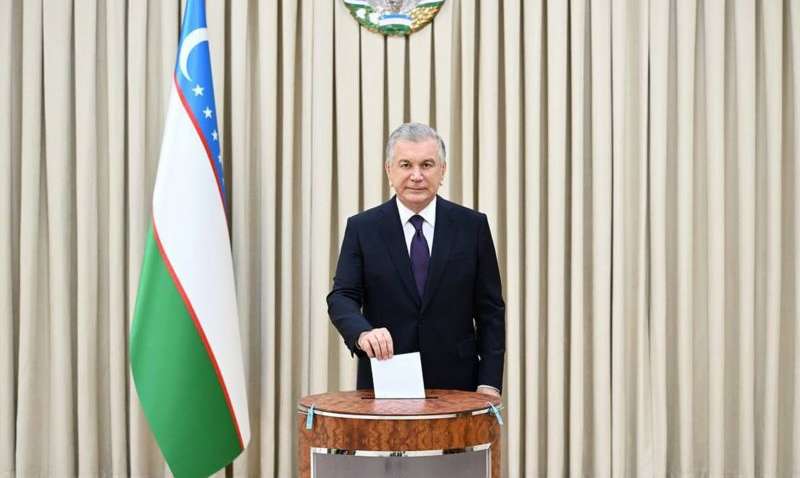 В Узбекистане обнулили сроки президента В Узбекистане обнулили сроки президента