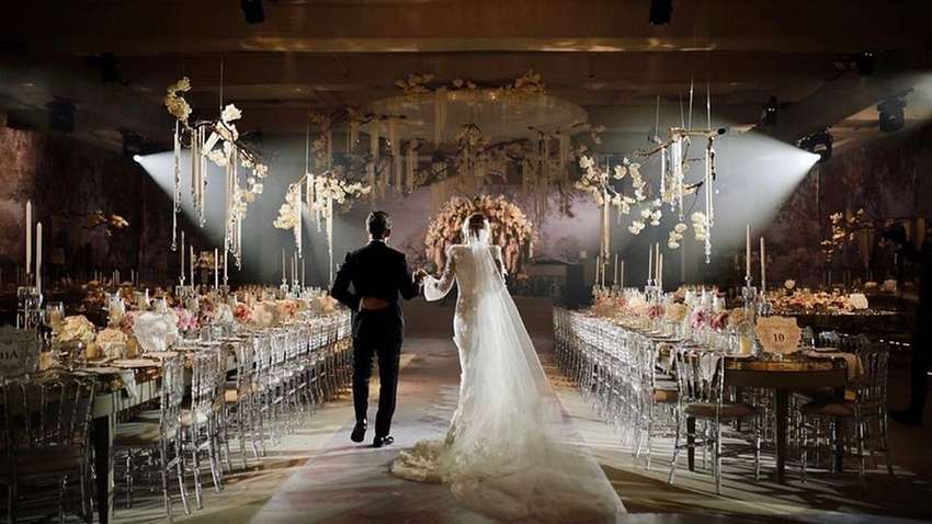 Звезда «Голодных игр» отпраздновала свадьбу в доме с привидениями