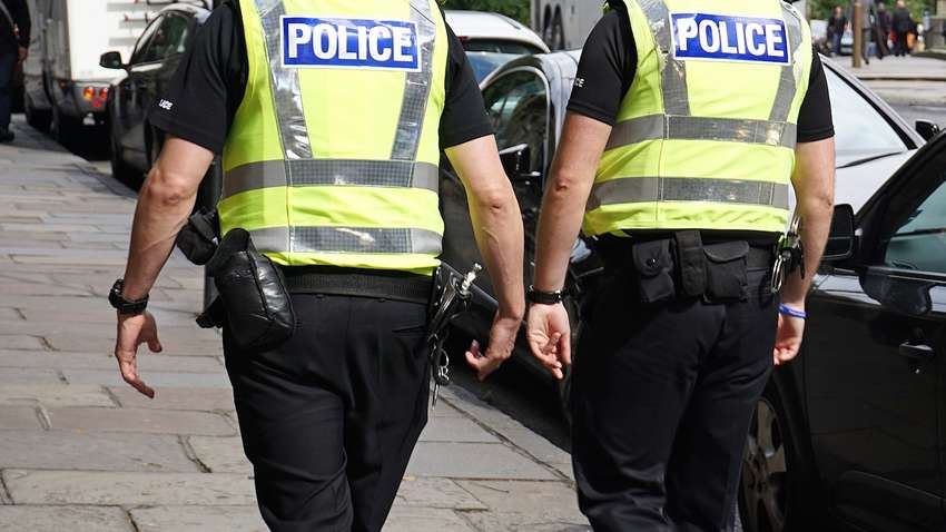 За плевок в полицейского британца посадили в тюрьму на 3 месяца