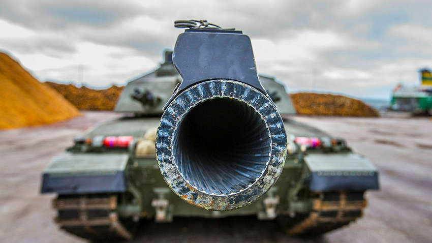 Українські військові в захваті від нового танка: несе смерть і страх