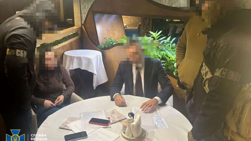 У Києві СБУ та поліція затримали на хабарі лідера анульованої судом політичної партії: про кого йдеться