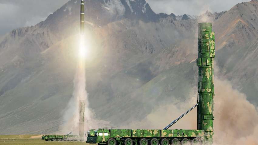 У Китаї показали ракету, яка долетить до США за півгодини