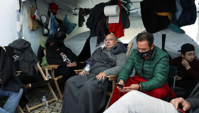 У Португалії власники ресторанів і нічних клубів оголосили голодування через карантин У Португалії власники ресторанів і нічних клубів оголосили голодування через карантин