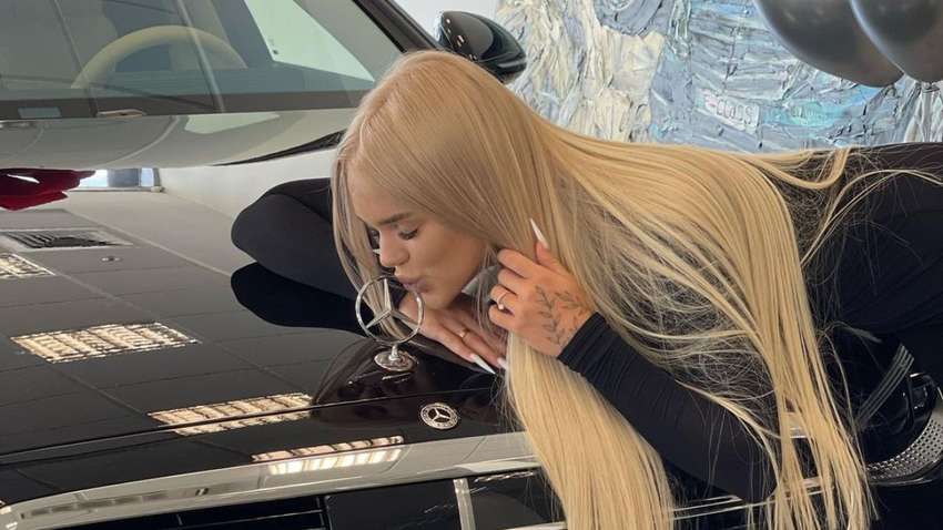 Плювок в обличчя військових: розвідник заявив, що блогерка передала на фронт неробочу техніку