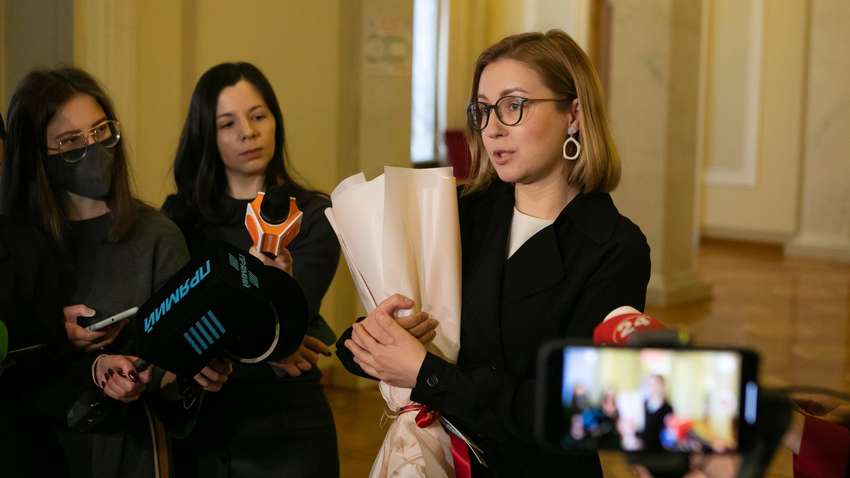 «Объясните кто-нибудь Совсун, что она не в его вкусе»: блогеры о цветах для Шкарлета «Объясните кто-нибудь Совсун, что она не в его вкусе»: блогеры о цветах для Шкарлета