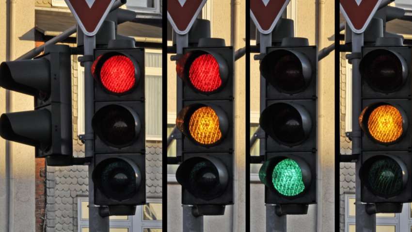 Зеленого кольору більше не буде: в Україні змінять світлофори Зеленого кольору більше не буде: в Україні змінять світлофори
