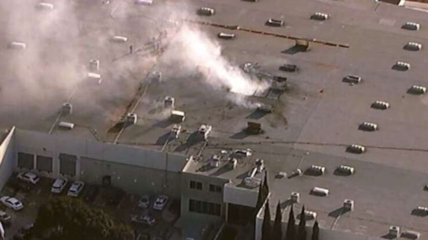 У США літак врізався у будівлю: є загиблі та поранені У США літак врізався у будівлю: є загиблі та поранені