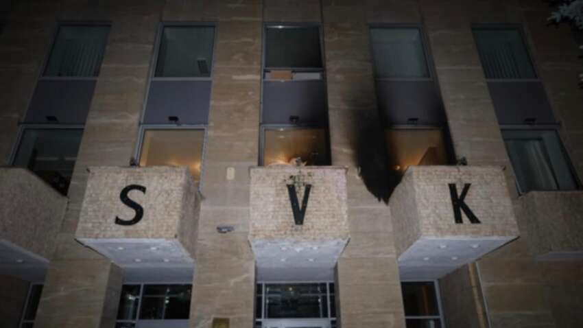 У Празі атакували «Російський дім»: будівлю закидали «коктейлями Молотова» У Празі атакували «Російський дім»: будівлю закидали «коктейлями Молотова»