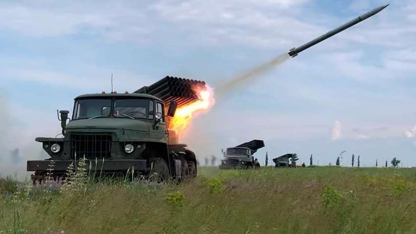 Почему нет стремительного наступления ВСУ – есть ли признаки, что РФ готовится к отступлению