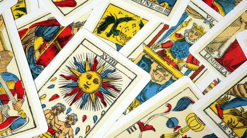 Карты Таро резко изменили энергетику дня: кому 30 декабря обещает гармонию, а кого толкают в неизвестное