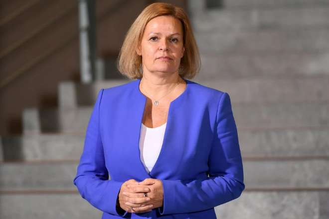 "Правовые стандарты должны соблюдаться на границе": как Германия планирует преодолеть миграционный кризис