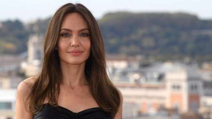 Анджеліна Джолі побувала в ще одному українському місті: де побачили акторку (ФОТО) Анджеліна Джолі побувала в ще одному українському місті: де побачили акторку (ФОТО)