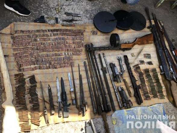 У жителя Мариуполя изъяли арсенал оружия времен Второй мировой войны