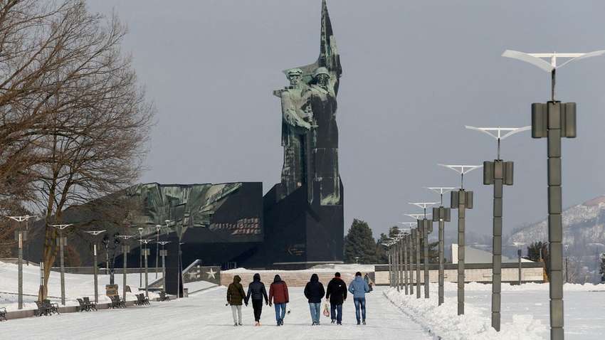 Московський чиновник повідомив єдину умову, за якої російські війська увійдуть в "ДНР" і "ЛНР"