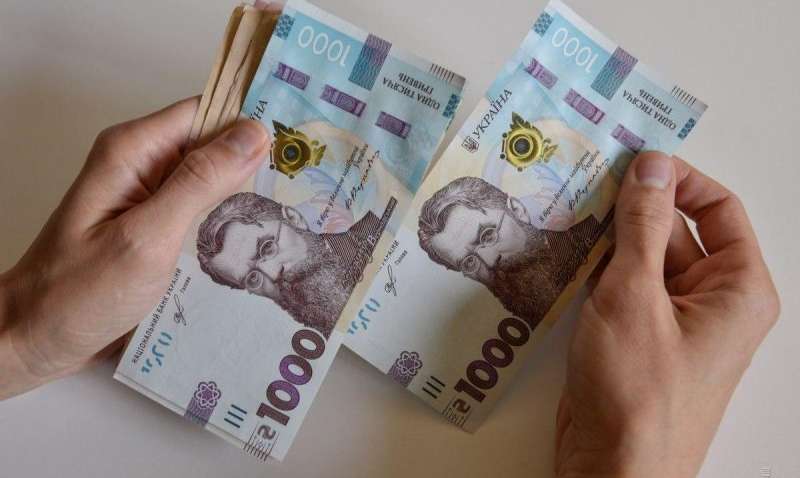 В Украине пересчитают зарплаты: кто может рассчитывать на самую большую прибавку