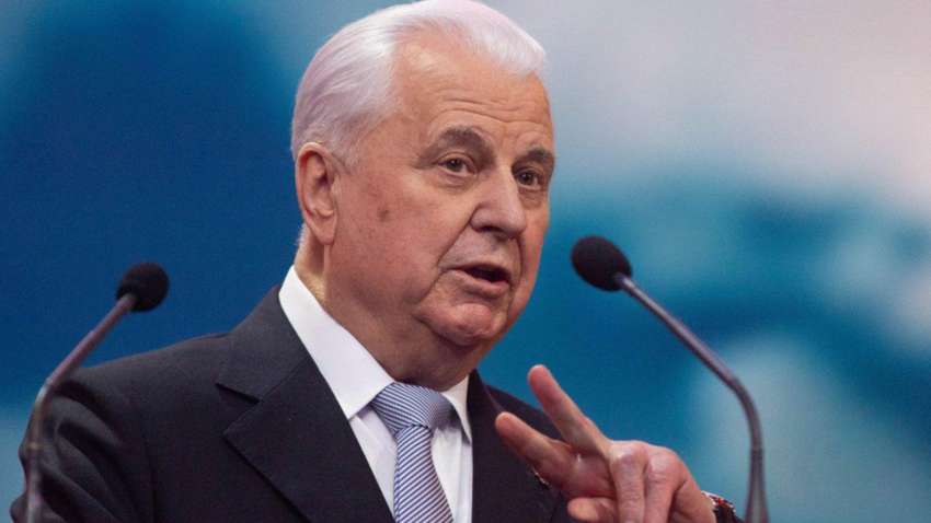 Стратегию не меняет: Кравчук прокомментировал отход войск РФ от границы с Украиной