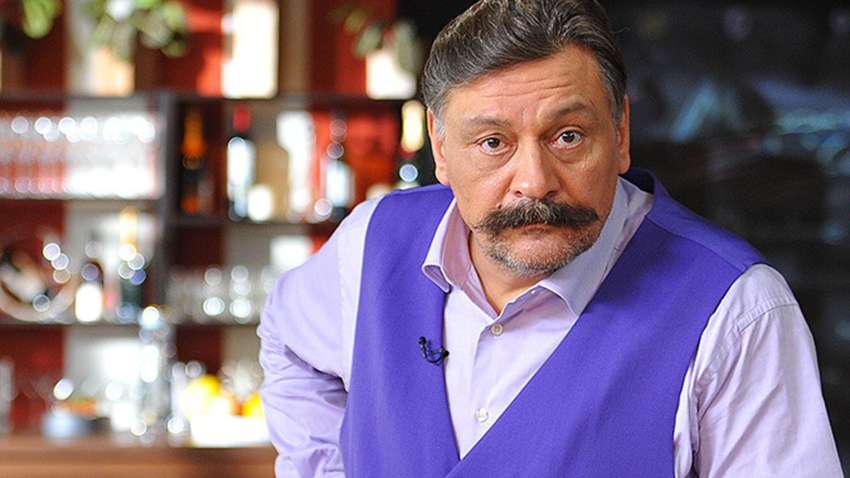 Популярный актер, сбежавший от режима Кремля, высмеял россиян и назвал их "рабами" Популярный актер, сбежавший от режима Кремля, высмеял россиян и назвал их "рабами"