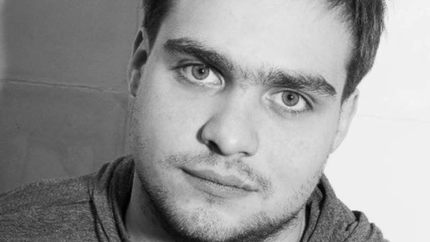 Сын путиниста Ефремова выпрыгнул из окна с сковородкой в руке: что известно о его состоянии