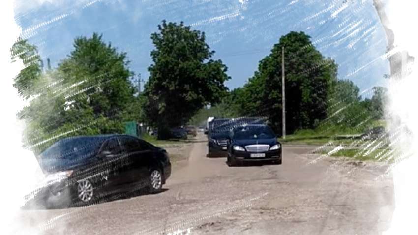 У Зеленського заявили, що кортеж президента систематично не порушує ПДР У Зеленського заявили, що кортеж президента систематично не порушує ПДР