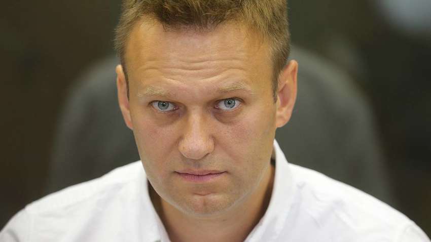 Навальний вийшов з коми: в Німеччині розповіли про перші успіхи політика після отруєння