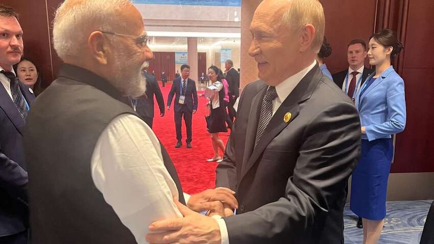  На саміті у Китаї стався курйозний випадок між Путіним та Моді (ФОТО)