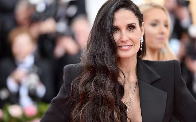 Деми Мур ответила на слухи о пластической операции Деми Мур ответила на слухи о пластической операции