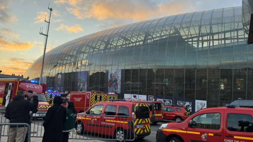 Столкновение поездов в Страсбурге: десятки пострадавших, спасательная операция продолжается (ВИДЕО) Столкновение поездов в Страсбурге: десятки пострадавших, спасательная операция продолжается (ВИДЕО)