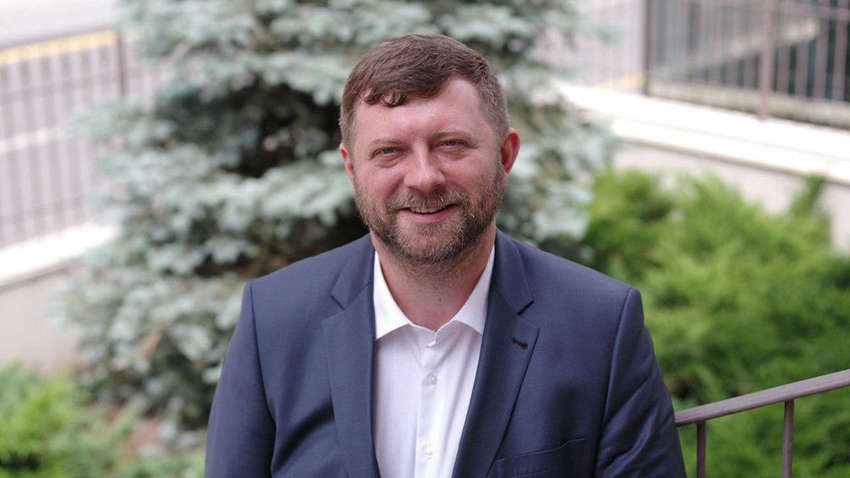 Корниенко рассказал о реакции «слуг народа» на «сливы» Гончарука