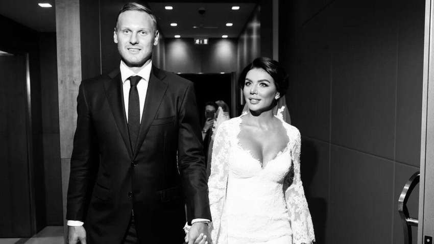  "Сломала жизнь парню, разрушила семью": россияне обвиняют Седокову в смерти бывшего мужа