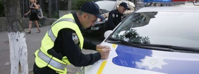 Водителям в Украине грозят новые штрафы Водителям в Украине грозят новые штрафы