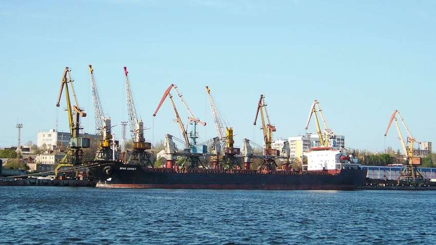 Гончарук рассказал, на каких условиях Херсонский морпорт передали в концессию