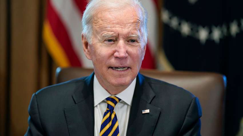 Президент США Джо Байден передал свои полномочия вице-президенту 