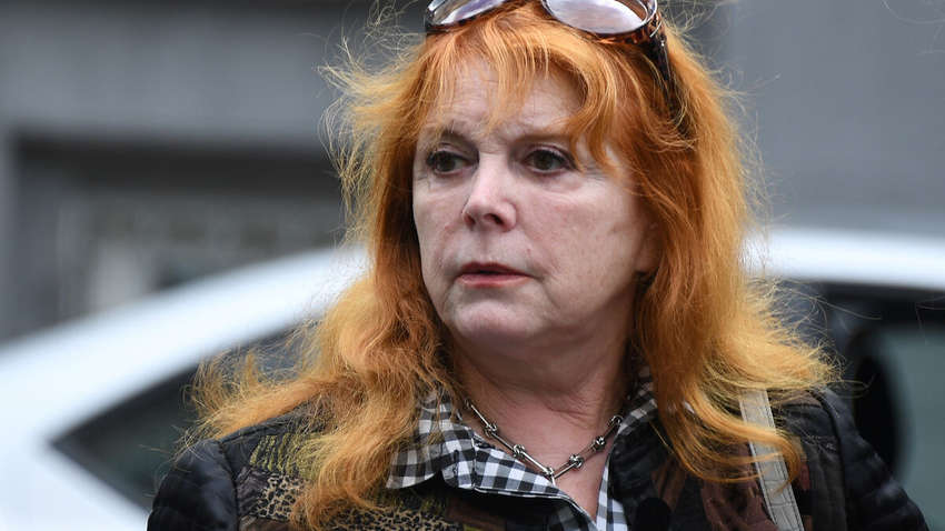 "Находится в доме престарелых": что на самом деле происходит с популярной российской актрисой "Находится в доме престарелых": что на самом деле происходит с популярной российской актрисой