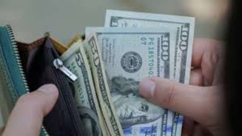 До 1700 долларов каждому: украинцам стали выплачивать новую помощь от Германии