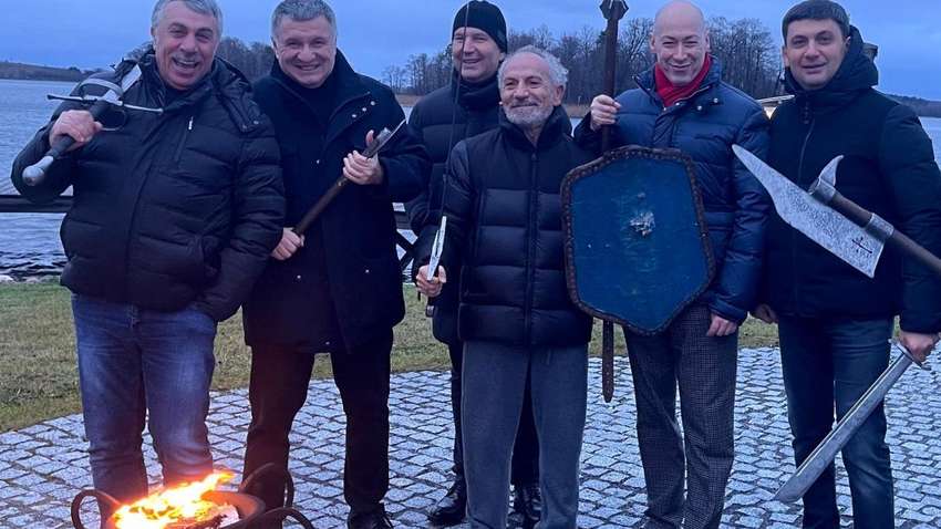 Комаровский признался, что Ахметов был на дне рождения Шустера Комаровский признался, что Ахметов был на дне рождения Шустера